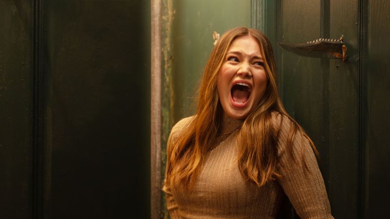 Heart Eyes Backdrop Image