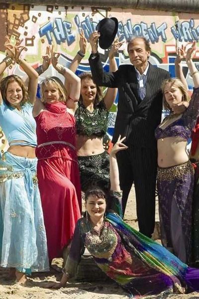 Tailor made Dreams – Maßgeschneiderte Träume Poster Image