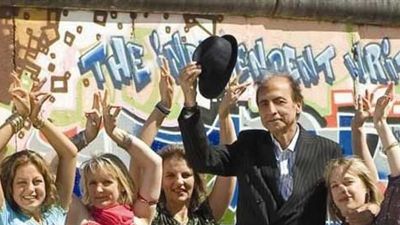 Tailor made Dreams – Maßgeschneiderte Träume Poster Image