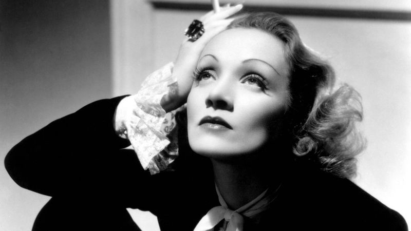 Engel (1937) Backdrop Image
